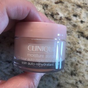 Clinique Moisture Surge